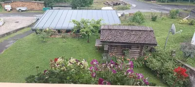 Ein Garten an der Unterkunft Ferienwohnung Sapatho
