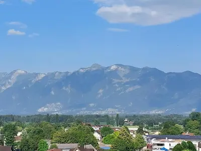 Ein allgemeiner Bergblick oder ein Berglick von der Ferienwohnung aus