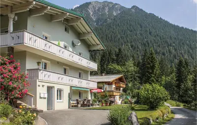 Ein allgemeiner Bergblick oder ein Berglick von der Ferienwohnung aus