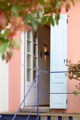 Ein Balkon oder eine Terrasse in der Unterkunft Stilvolle Gartenterrassenwohnung mitten in Bregenz in Seenähe