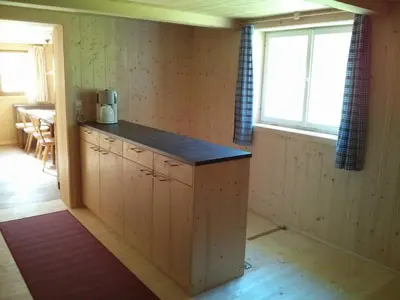 Küche/Küchenzeile in der Unterkunft Löchle. Ferienhütte im Bregenzerwald, Andelsbuch