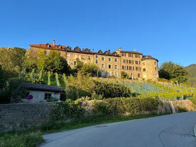 Das Gebäude in dem sich die Ferienwohnung befindet