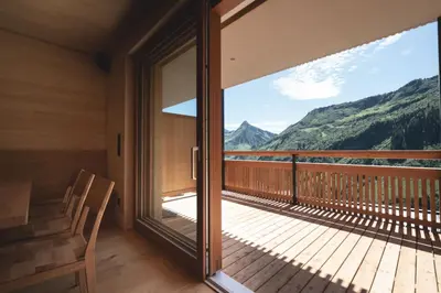 Ein allgemeiner Bergblick oder ein Berglick von der Ferienwohnung aus