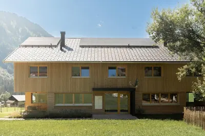 Das Gebäude in dem sich die Ferienwohnung befindet