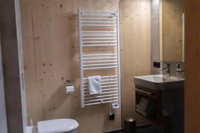 Ein Badezimmer in der Unterkunft Haus Kanabe