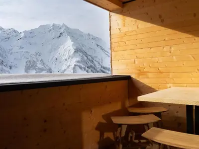 Ein allgemeiner Bergblick oder ein Berglick von der Ferienwohnung aus
