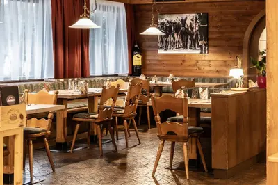 Ein Restaurant oder anderes Speiselokal in der Unterkunft Hotel Löwen