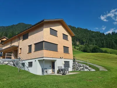 Ein allgemeiner Bergblick oder ein Berglick von der Ferienwohnung aus