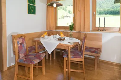 Ein Sitzbereich in der Unterkunft Appartements Moosbrugger Haus Herlinde