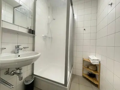 Ein Badezimmer in der Unterkunft Studio im Zentrum von Lochau, #4