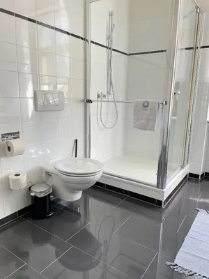 Ein Badezimmer in der Unterkunft Studio im Zentrum von Lochau, #2