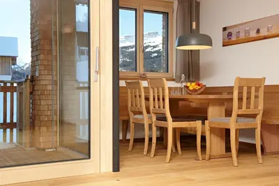 Ein Balkon oder eine Terrasse in der Unterkunft Chalet Apartment Oswalda-Hus