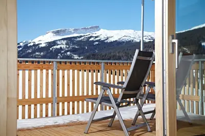 Ein allgemeiner Bergblick oder ein Berglick von der Ferienwohnung aus