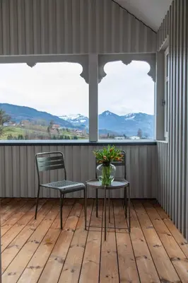 Ein allgemeiner Bergblick oder ein Berglick von der Ferienwohnung aus