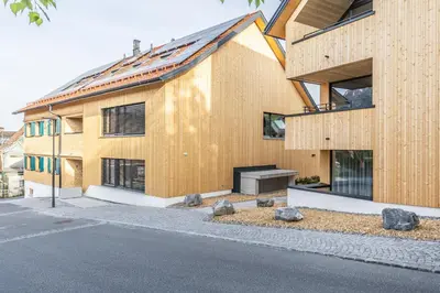 Das Gebäude in dem sich das Aparthotel befindet