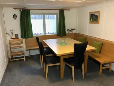 Ein Sitzbereich in der Unterkunft Ursprungshaus - Nuss und Traube