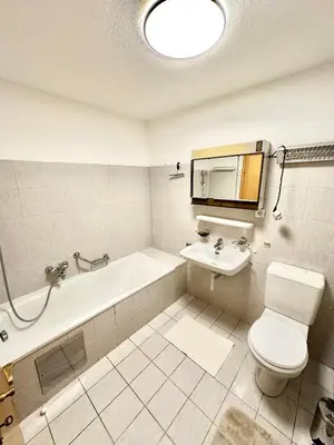 Ein Badezimmer in der Unterkunft Ferienwohnung mit Balkon und Seeblick