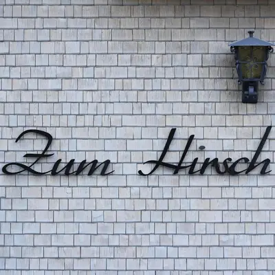 Ein Zertifikat, Auszeichnung, Logo oder anderes Dokument, das in der Unterkunft Zum Hirsch ausgestellt ist