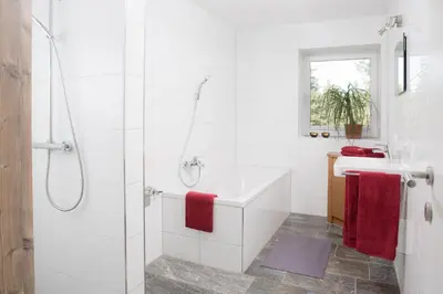 Ein Badezimmer in der Unterkunft Zum Hirsch