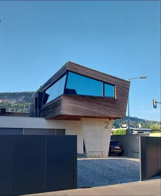 Das Gebäude in dem sich die Ferienwohnung befindet