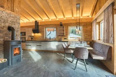 Küche/Küchenzeile in der Unterkunft sDahoam Luxury Chalet