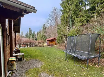Ein Garten an der Unterkunft Ferienhaus Aida