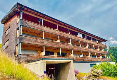Das Gebäude in dem sich die Ferienwohnung befindet
