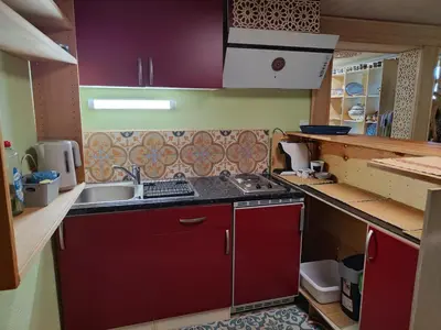 Küche/Küchenzeile in der Unterkunft Gemütliches 2 Bettzimmer mit Gemeinschaftsbad und kleiner Küche