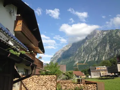 Ein allgemeiner Bergblick oder ein Berglick von der Ferienwohnung aus
