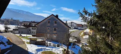 Ein allgemeiner Bergblick oder ein Berglick von der Ferienwohnung aus