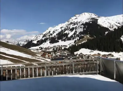 Ein allgemeiner Bergblick oder ein Berglick von der Ferienwohnung aus
