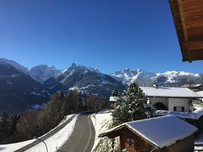 Ein allgemeiner Bergblick oder ein Berglick von der Ferienwohnung aus