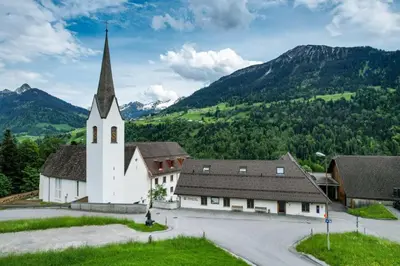 Ein allgemeiner Bergblick oder ein Berglick von des Hotels aus