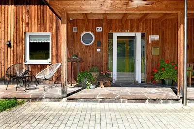 Ein Garten an der Unterkunft Ferienwohnung Lingg