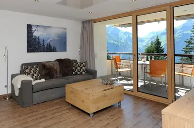 Ein allgemeiner Bergblick oder ein Berglick von der Ferienwohnung aus