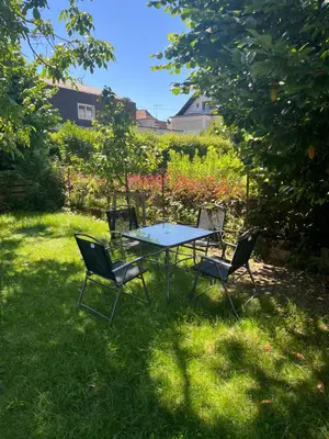 Ein Garten an der Unterkunft Gartenwohnung