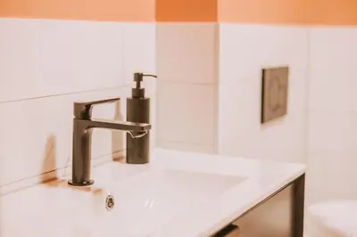 Ein Badezimmer in der Unterkunft Velotique Hotel Angelika - Self-Check-in