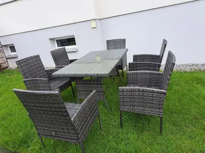 Ein Garten an der Unterkunft Geräumige Ferienwohnung mit eigenem Garten, Klaus