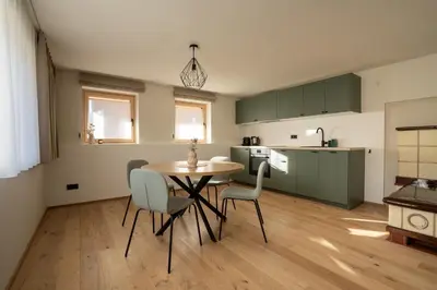 Küche/Küchenzeile in der Unterkunft Stilvoll sanierte Altbau-Wohnung, Dornbirn Kehlegg