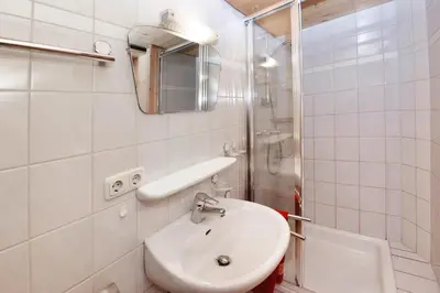 Ein Badezimmer in der Unterkunft Hof Erath