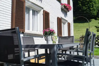 Ein Garten an der Unterkunft Ferienhaus Lila