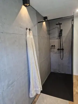 Ein Badezimmer in der Unterkunft Zum schwarzen Hirsch