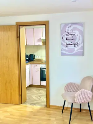 Küche/Küchenzeile in der Unterkunft Pink Sissi Hideaway mit Seeblick