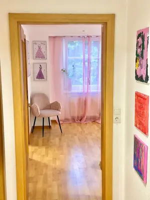 Grundriss der Unterkunft Pink Sissi Hideaway mit Seeblick