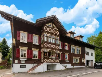 Das Gebäude in dem sich die Ferienwohnung befindet