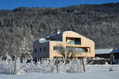 Ein allgemeiner Bergblick oder ein Berglick von der Ferienwohnung aus