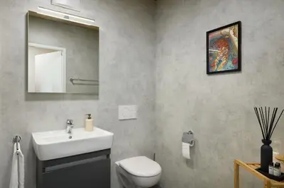 Ein Badezimmer in der Unterkunft VORALIVING - Modernes Neubau Apartment Toplage - Parkplatz - WLAN, 24 7 Check-in