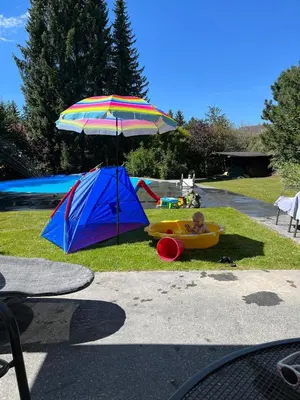 Der Swimmingpool an oder in der Nähe von Kraftquelle Widum Sulzberg