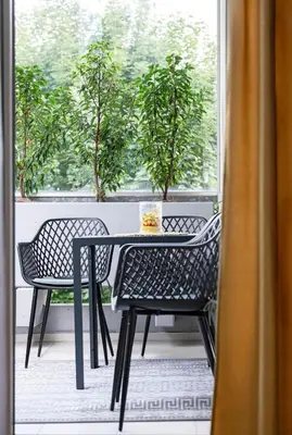 Ein Balkon oder eine Terrasse in der Unterkunft 75m2 Designer Apartment close to Bregenz