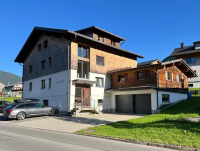 Das Gebäude in dem sich die Ferienwohnung befindet